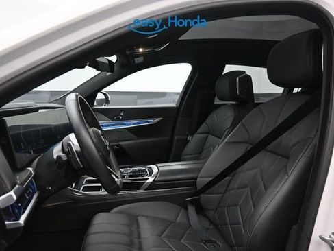Used 2023 BMW 740i w/ Executive Package RWD image 15