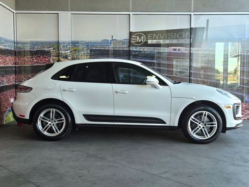 Used 2024 Porsche Macan AWD/4WD image 4