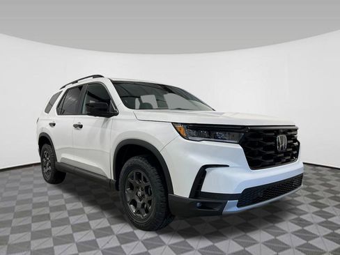 New 2025 Honda Pilot TrailSport image 7