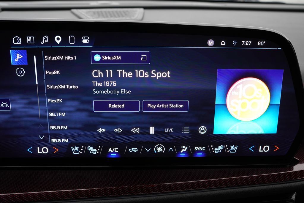 Certified 2024 Chevrolet Traverse RS FWD image 31