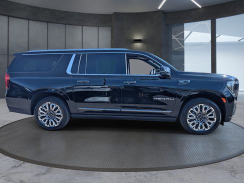 Used 2023 GMC Yukon XL Denali Ultimate image 6