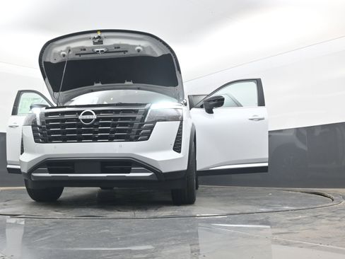 New 2026 Nissan Pathfinder Platinum AWD/4WD image 42