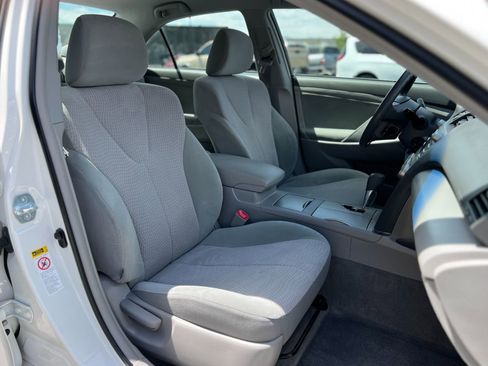 Used 2011 Toyota Camry LE w/ LE Extra-Value Pkg FWD image 24