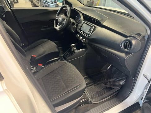 Used 2022 Nissan Kicks S image 11