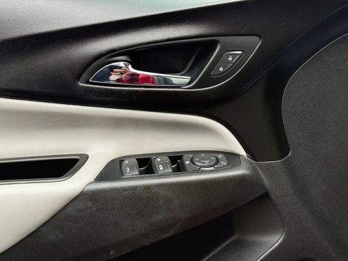 Used 2019 Chevrolet Equinox LT FWD image 19