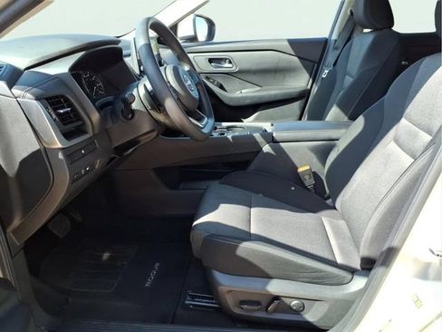 Used 2024 Nissan Rogue SV FWD image 18