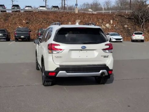 Used 2020 Subaru Forester Touring image 7