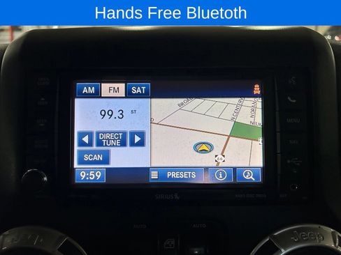 Used 2015 Jeep Wrangler Unlimited Rubicon AWD/4WD image 4