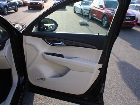 Used 2023 Buick Envision Avenir image 16