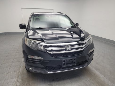 Used 2018 Honda Pilot Touring image 14
