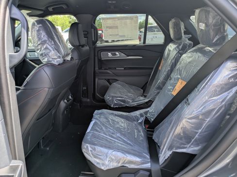 New 2026 Ford Explorer ST-Line w/ ST-Line Street Pack RWD image 12