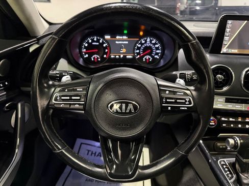 Used 2018 Kia Stinger Premium RWD image 23