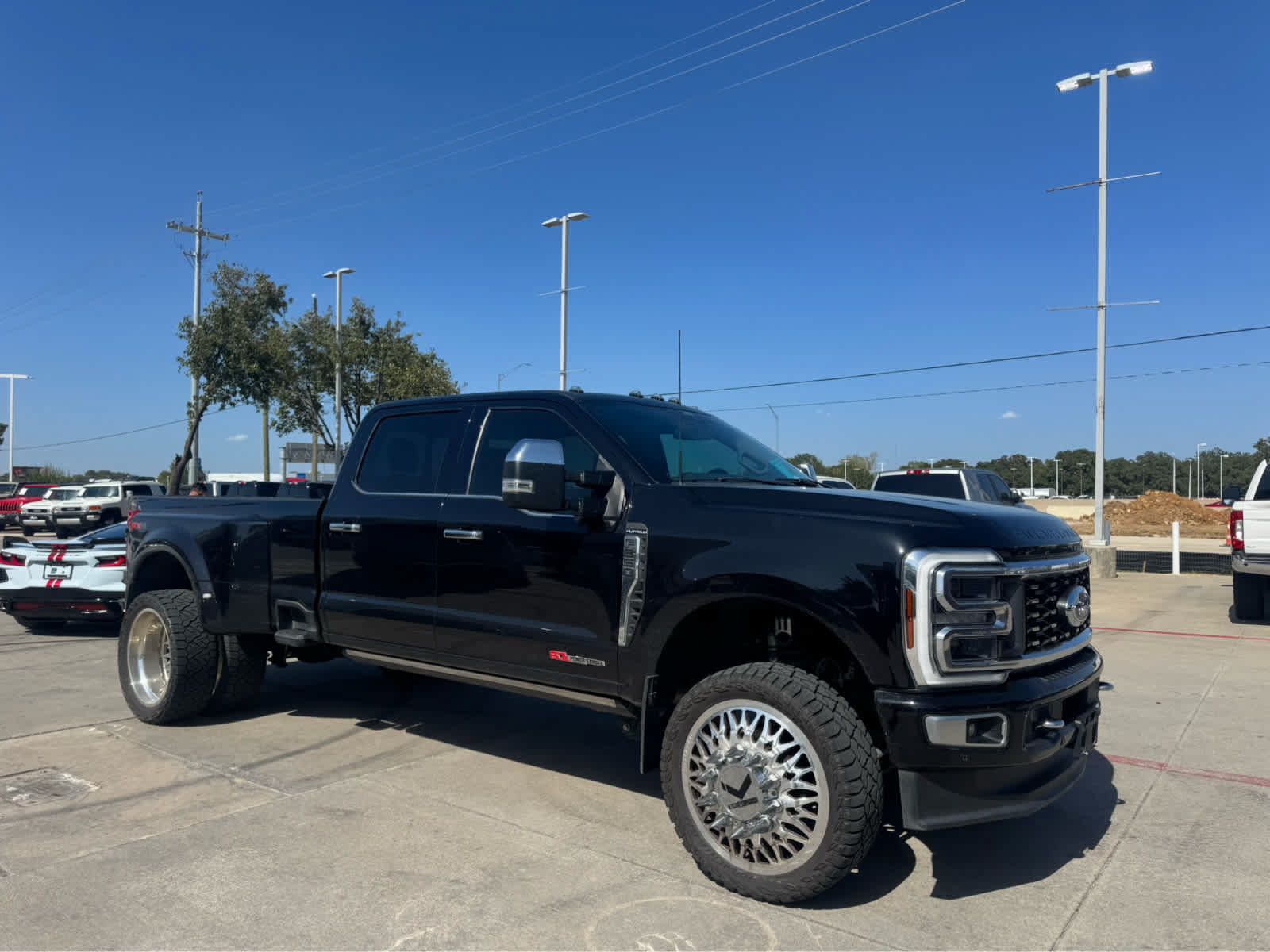 Used 2024 Ford F350 Platinum w/ FX4 Off-Road Package AWD/4WD image 5