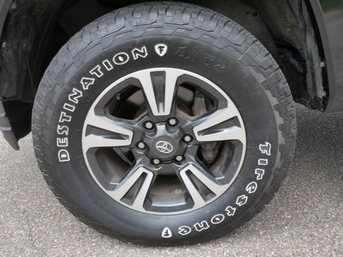 Certified 2018 Toyota Tacoma TRD Sport AWD/4WD image 15