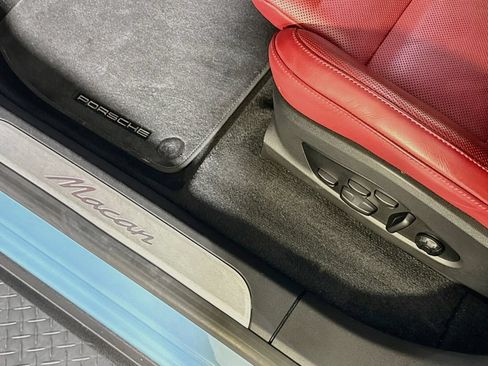 Certified 2025 Porsche Macan Electric RWD image 22
