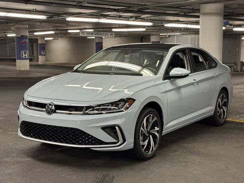 New 2025 Volkswagen Jetta SEL image 3