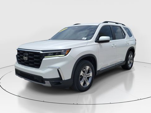 Used 2023 Honda Pilot EX-L image 3
