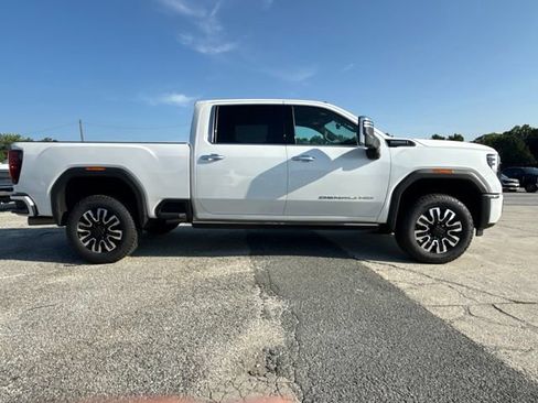 Used 2024 GMC Sierra 2500 Denali Ultimate w/ Max Trailering Package AWD/4WD image 6