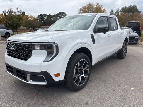 Used 2025 Ford Maverick Lariat w/ 4K Tow Package image 4