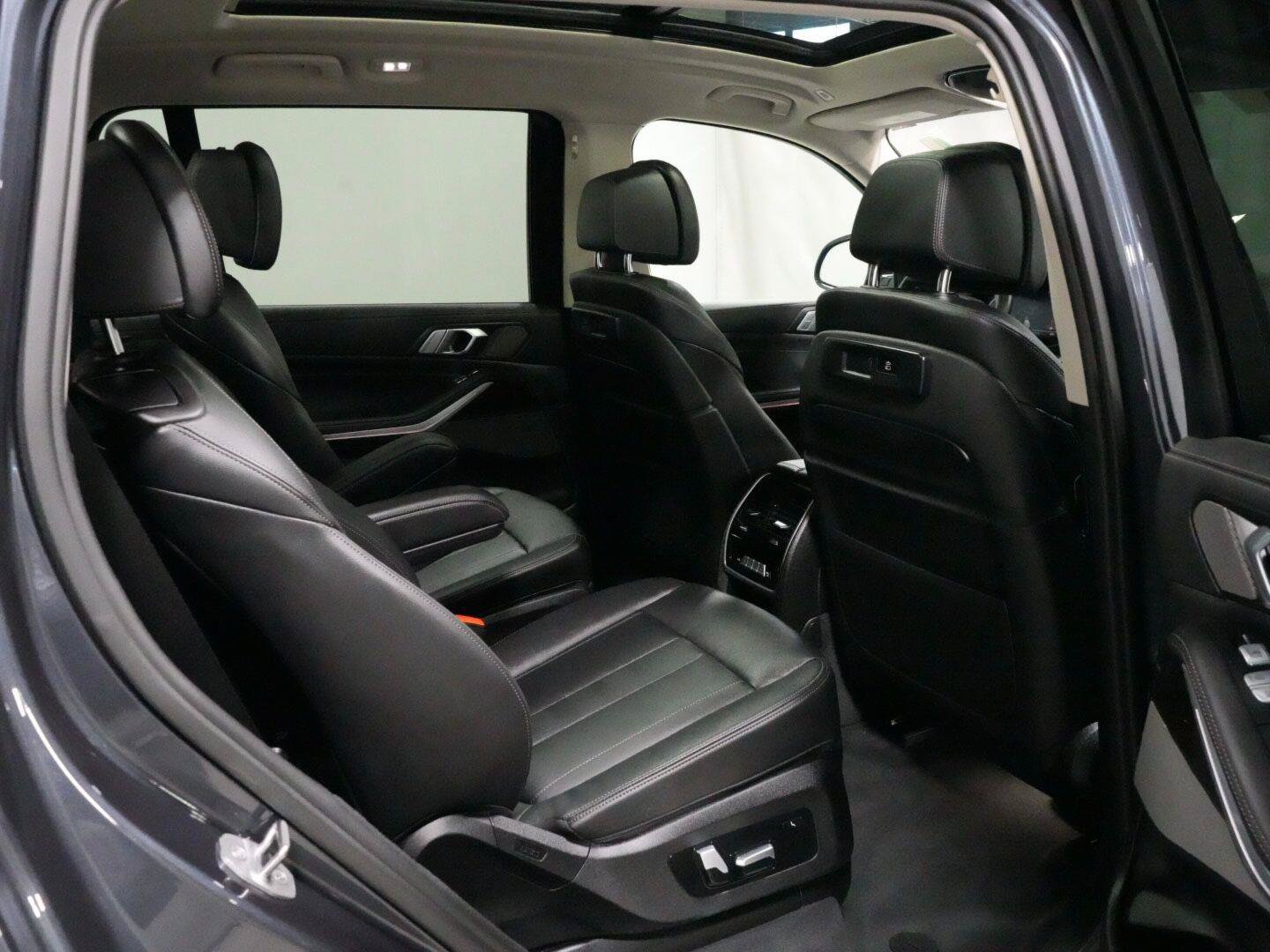 Used 2020 BMW X7 xDrive40i w/ Premium Package AWD/4WD image 10