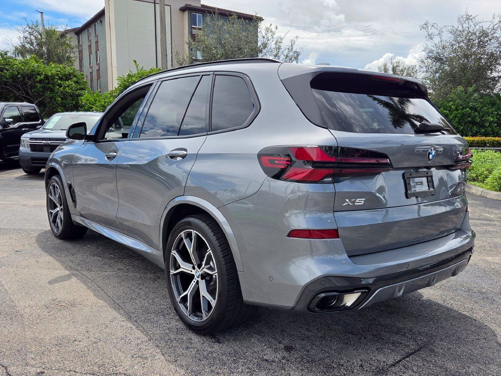 Used 2025 BMW X5 sDrive40i w/ M Sport Package RWD image 14