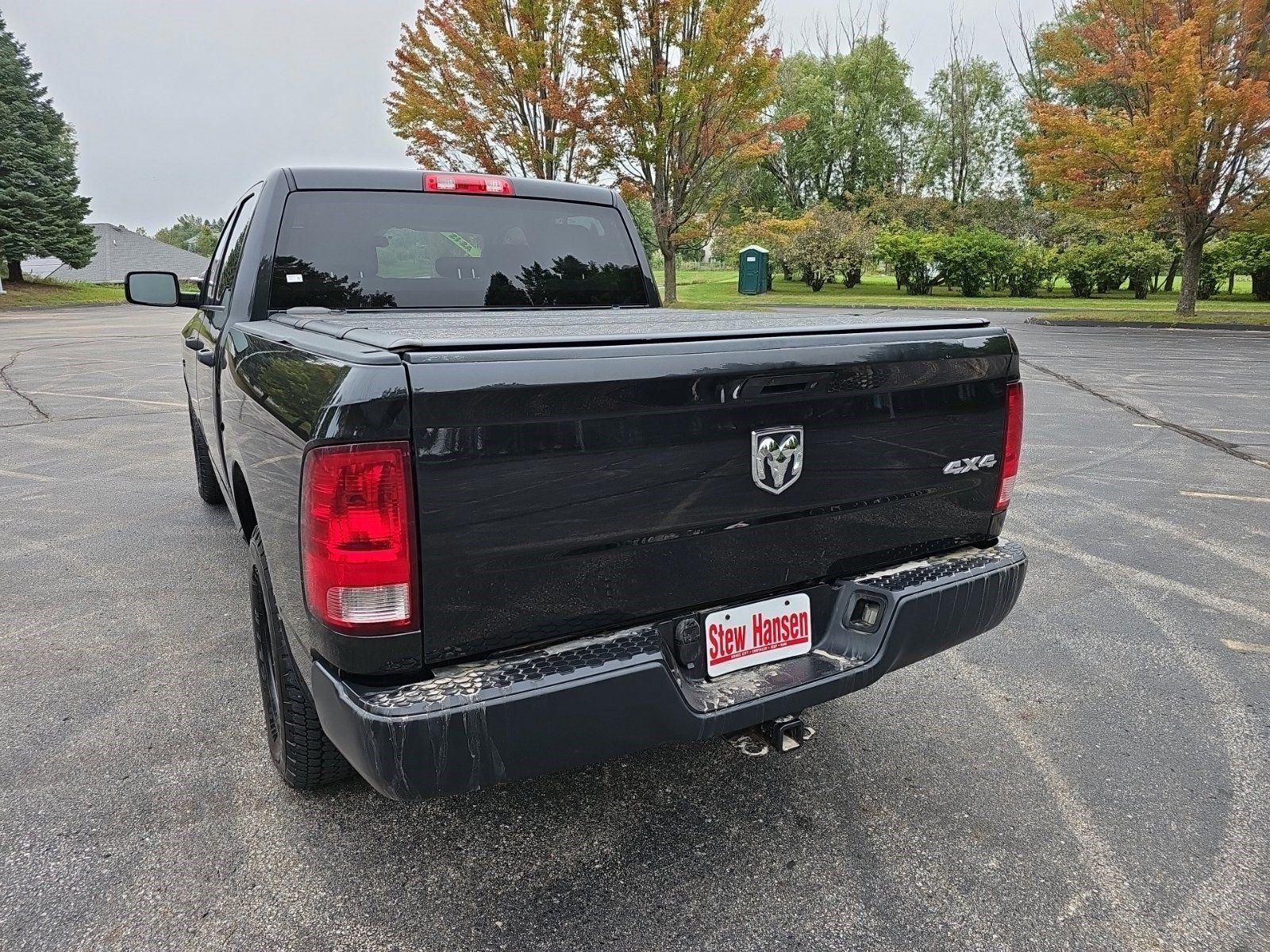 Used 2016 RAM 1500 4x4 Crew Cab image 3
