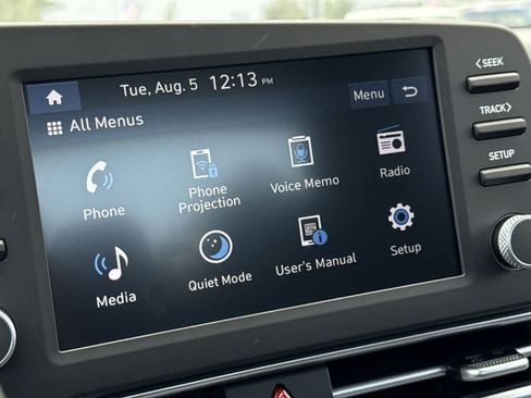 Used 2025 Hyundai Elantra SE FWD image 18