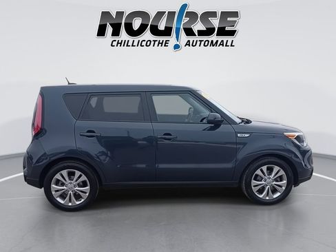 Used 2016 Kia Soul + image 9