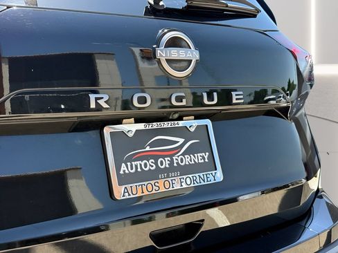 Used 2025 Nissan Rogue SV FWD image 7