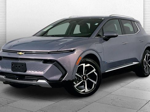 Used 2025 Chevrolet Equinox EV LT image 12