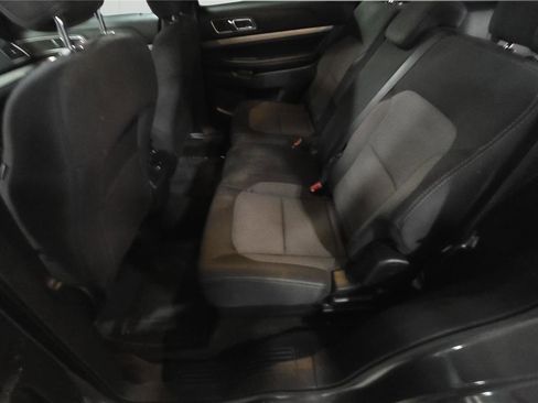 Used 2018 Ford Explorer XLT image 11