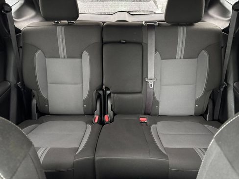 Used 2025 Chevrolet Blazer LT FWD image 40