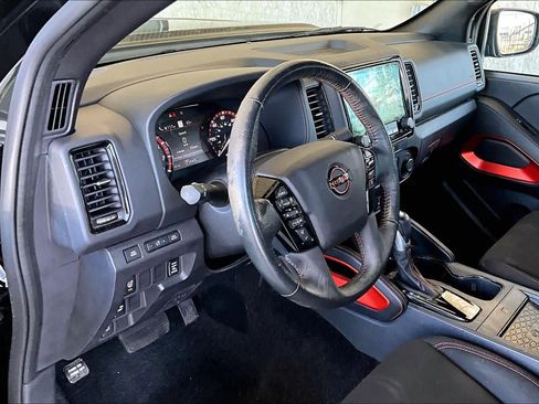 Used 2022 Nissan Frontier Pro-X RWD image 17