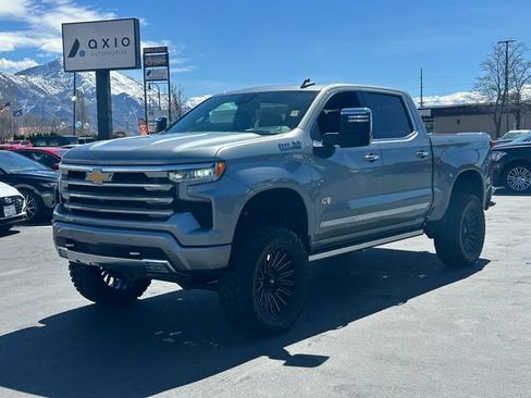 Used 2024 Chevrolet Silverado 1500 High Country w/ High Country Premium Package AWD/4WD image 9