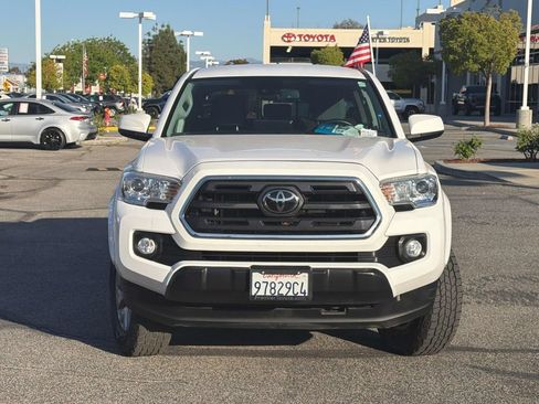 Used 2019 Toyota Tacoma SR5 AWD/4WD image 2