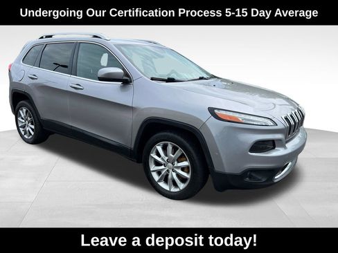 Used 2018 Jeep Cherokee Limited FWD image 1