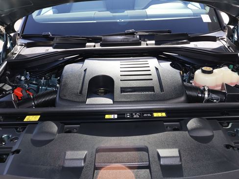 Certified 2025 Land Rover Range Rover Sport S image 33