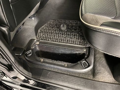 Used 2024 RAM 1500 Laramie image 30