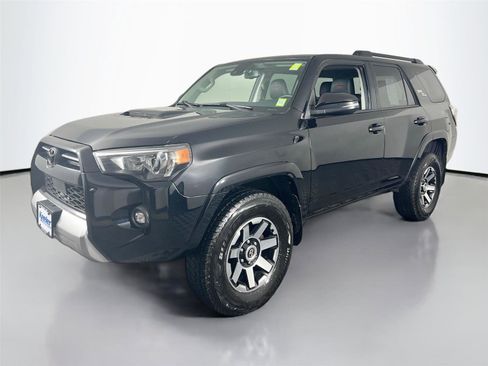 Used 2022 Toyota 4Runner TRD Off-Road Premium image 2