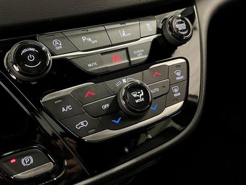 New 2026 Chrysler Voyager LX image 18