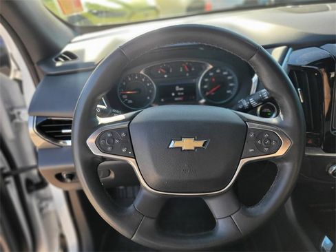 Used 2023 Chevrolet Traverse LT image 21