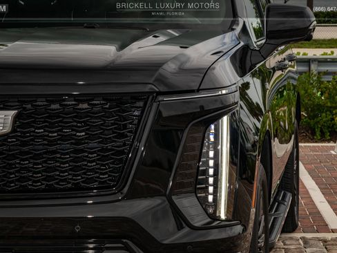 Used 2025 Cadillac Escalade Sport w/ LPO, ONYX Package AWD/4WD image 61