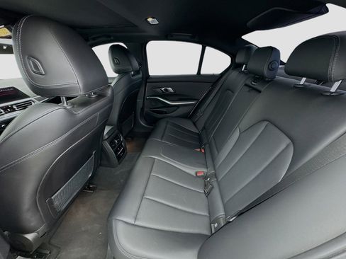 Used 2022 BMW 330i Sedan w/ M Sport Package RWD image 16