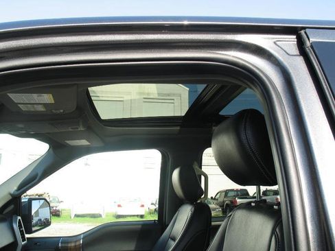Used 2019 Ford F150 Lariat w/ Equipment Group 502A Luxury AWD/4WD image 60