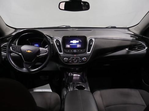 Used 2018 Chevrolet Malibu LT FWD image 16