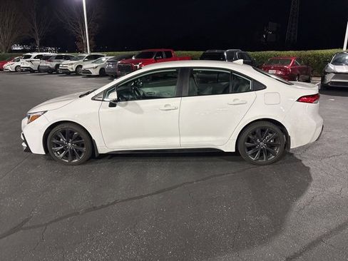 Used 2025 Toyota Corolla SE image 4