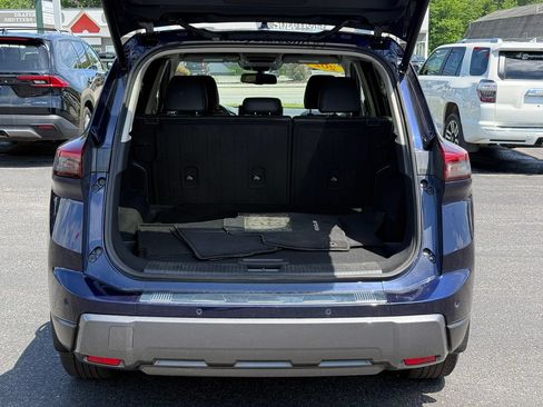Used 2024 Nissan Rogue SL AWD/4WD image 5