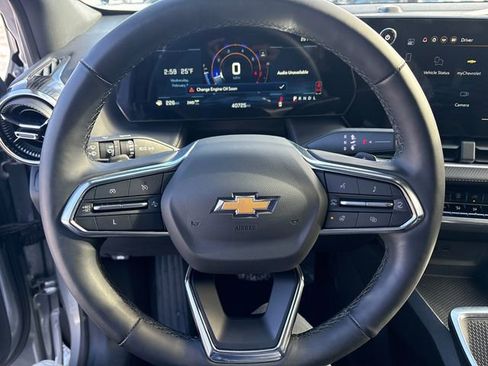 Used 2025 Chevrolet Equinox LT w/ Safety and Technology Package AWD/4WD image 21