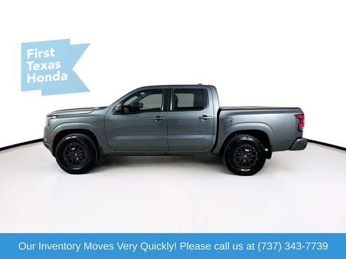 Used 2022 Nissan Frontier SV image 4