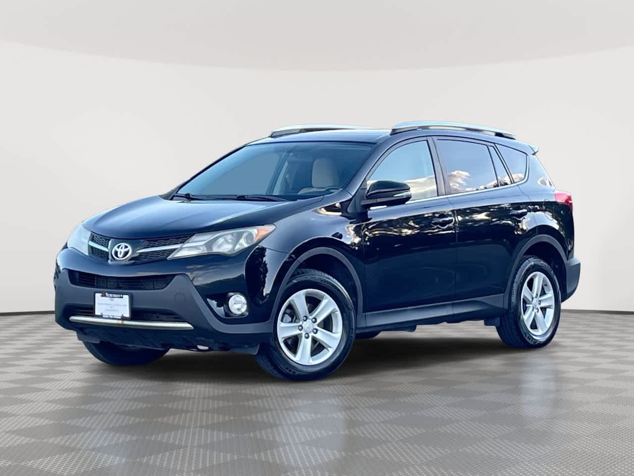 Used 2014 Toyota RAV4 XLE AWD/4WD image 1